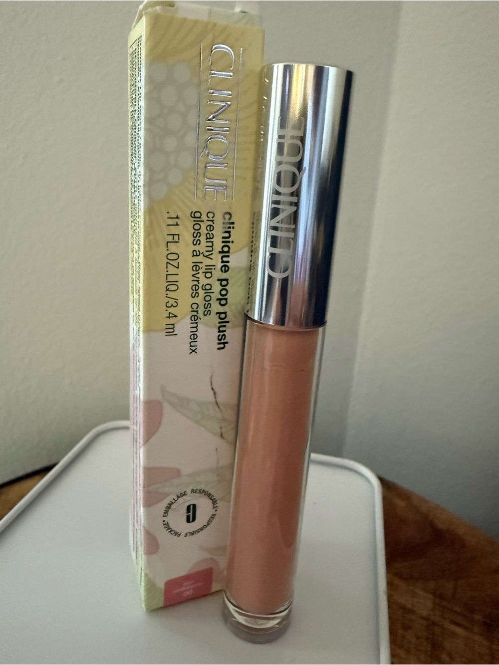 Clinique Pop Plush Creamy Lip Gloss – Bubblegum Pop. 3.4 ml. NIB